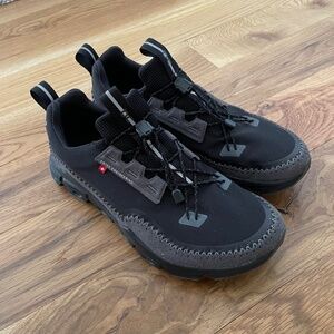 Barely Worn ON Cloudaway Shoes